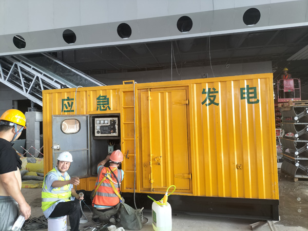 富源怎样判断空气滤清器是否需要更换？